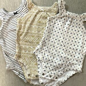 Carters 3-pack bodysuits 6months